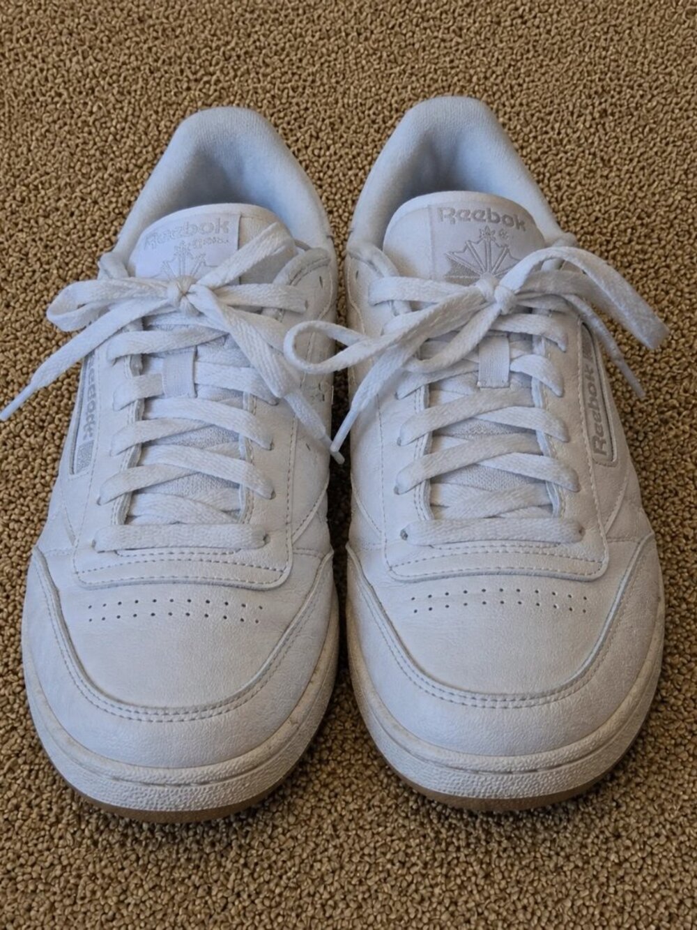 Reebok Women Size 9 Sneakers Classic Leather White Gum Sole Shoe CM9940